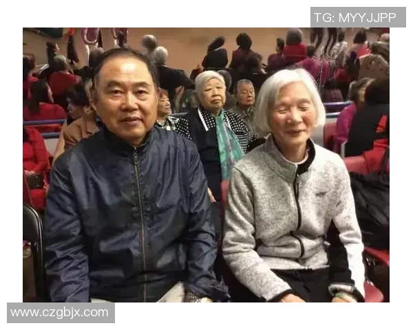 足球明星们欢聚一堂共庆新年高清照片分享展现团圆喜悦气氛